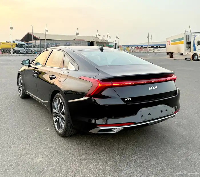 كيا K8 اعلا مواصفات بدون بنورما 2022 بحالة الوكاله للبيع 3