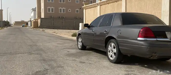 فورد كروان فكتوريا 2008 1