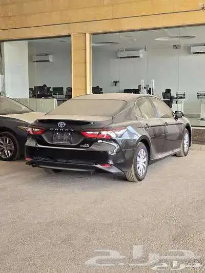 تويوتا كامري LE ستاندر طيس هايبرد أسود خليجي 2024 4