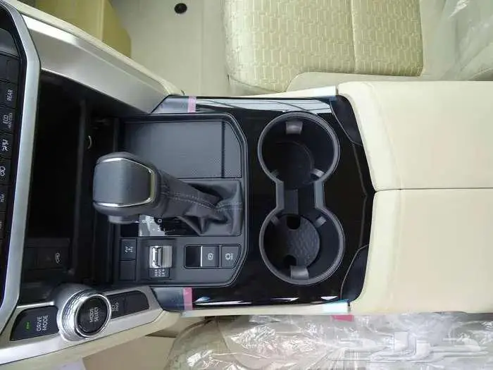 تويوتا لاندكروزر جي اكس ار GXR L 2 موديل 2025 13