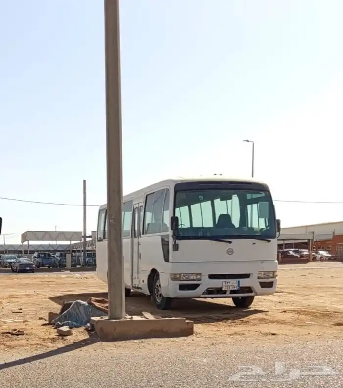 باص نيسان سليفان ماشي 86 الف للبيع 3