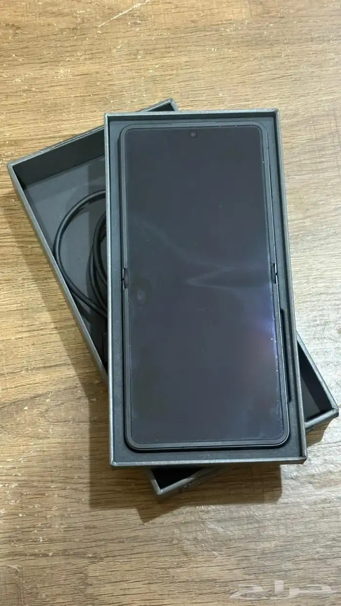 للبيع جالكسي Z FLIP7 2