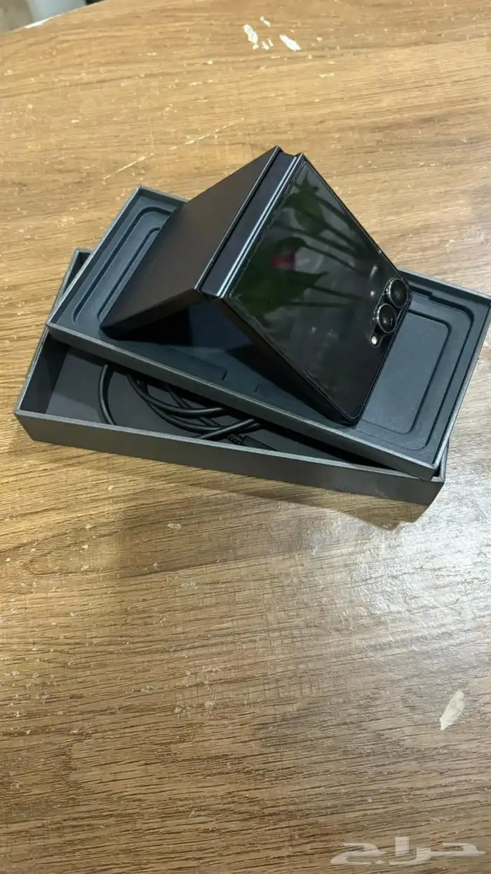 للبيع جالكسي Z FLIP7 3