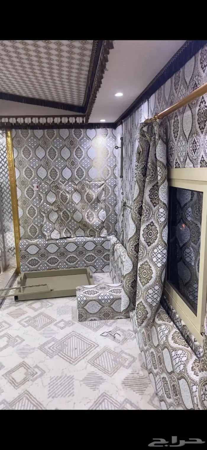 غرفه عريعره صاج مصنع القحطاني جديده وطاقه ومكيف 18 وثلاجه 6 8