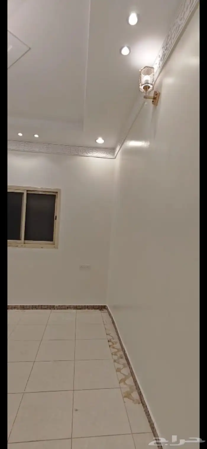 شقه غرفه وصاله للايحار 2300 شامل ماء وكهرباء 2
