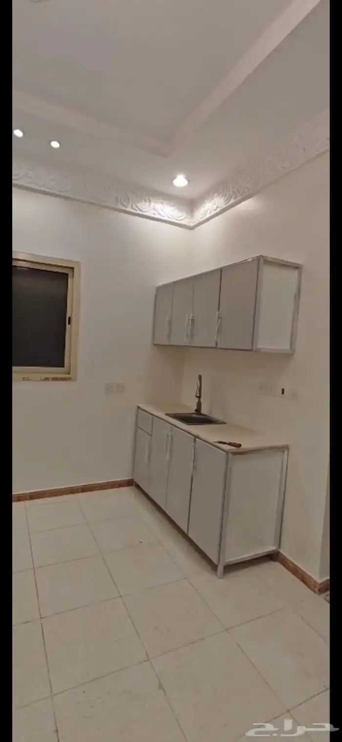 شقه غرفه وصاله للايحار 2300 شامل ماء وكهرباء 0