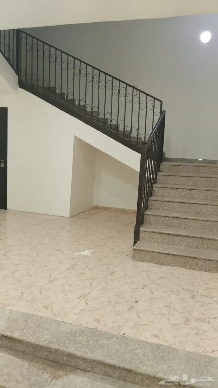 للإيجار   عمارة سكنية تجارية - حي طويق   الرياض 2