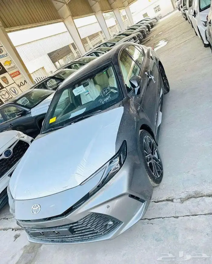تويوتا كامري LE هايبرد 2025اصفار 7