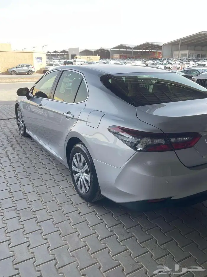 تويوتا كامري 2024 LE 3