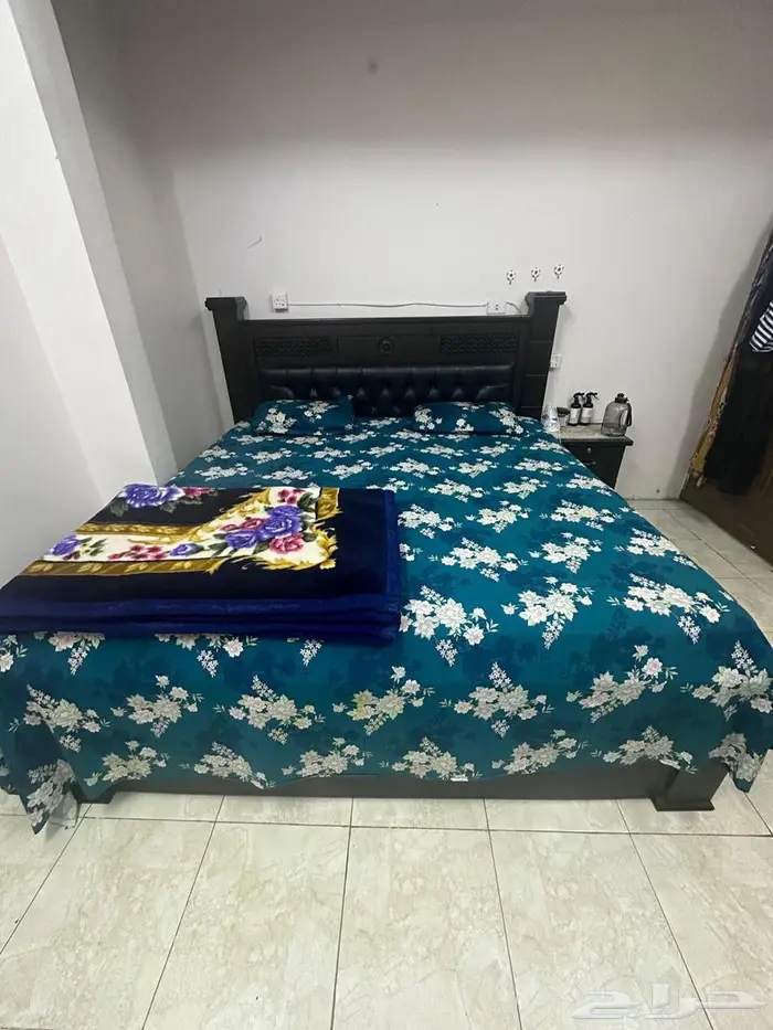 King Size Bed set with Mattress - Urgent Sale 1
