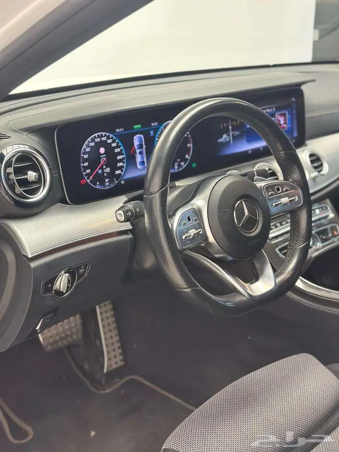 مرسيدس E200 نظيف جدا 2021 12