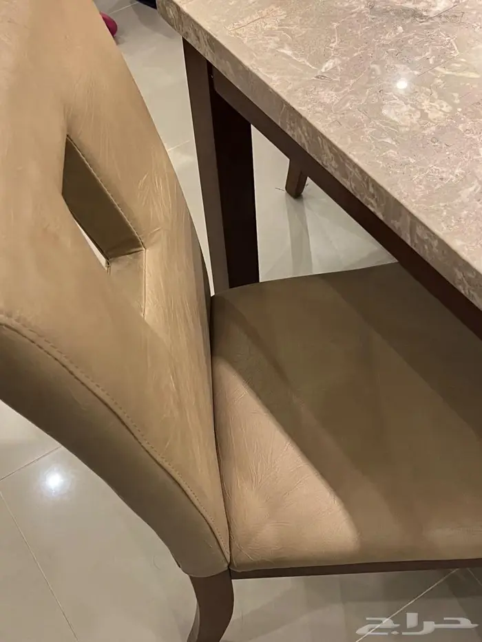 طاوله طعام للبيع استعمال نظيف 2