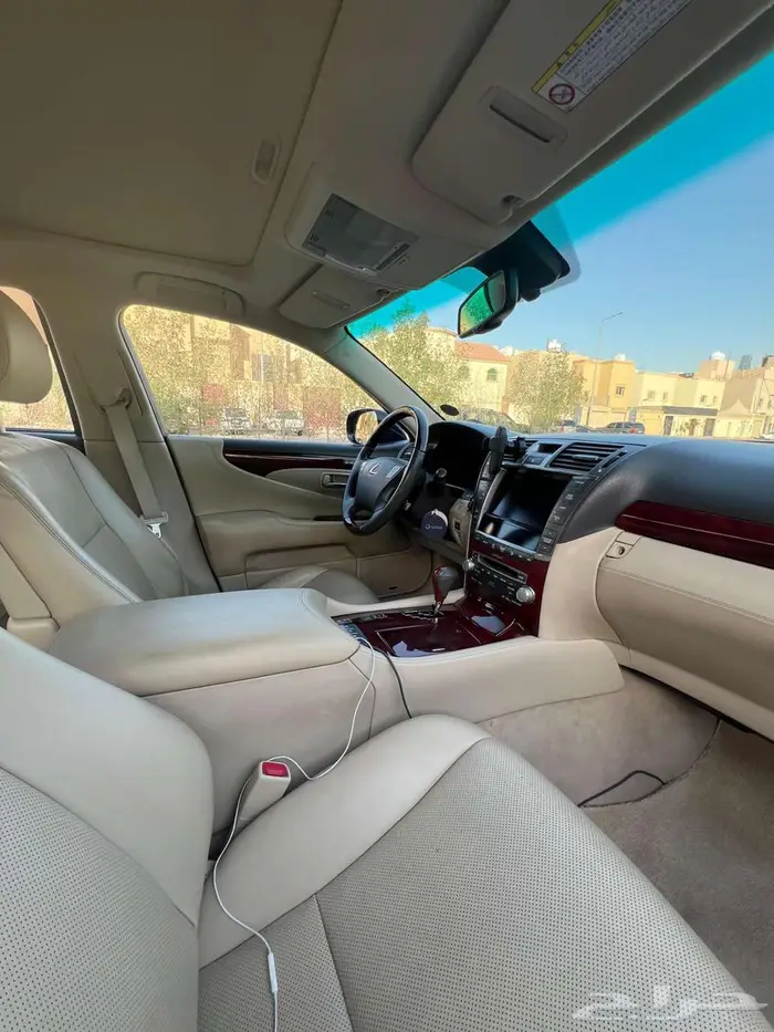 لكزس LS 460L 2011 14