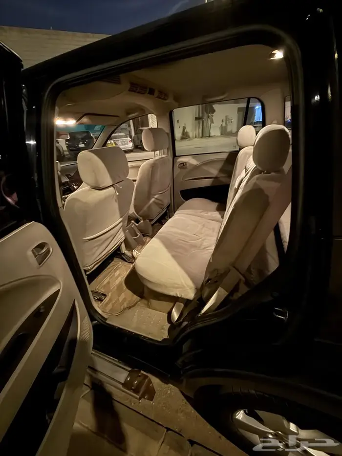 ميتسوبيشي CMC Z7 2015 عائلي ثلاث صفوف 4