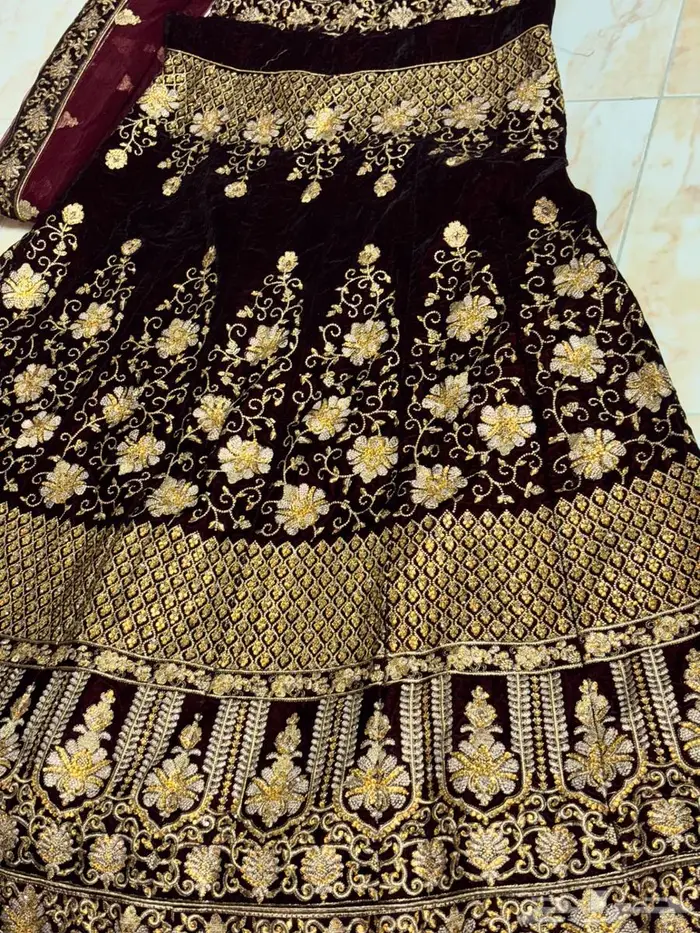 فستان شرارة مخمل للبيع 4