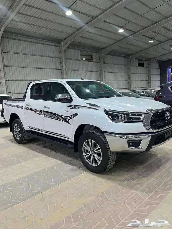 عرض اليوم فقط هايلوكس SGLX فل بنزين 2025 كاش باقل الاسعار 1