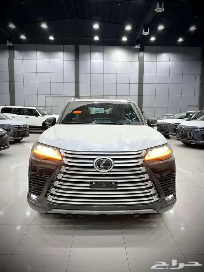 ليكزس LX600 FF BB كاش وتقسيط 0