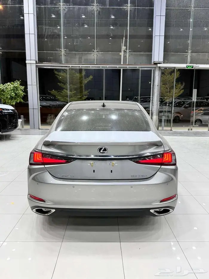 لكزس ES 350 DD بنزين سعودي 2025 9