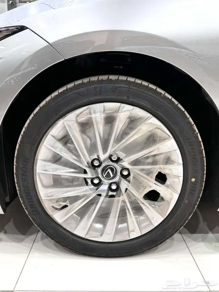 لكزس ES 350 DD بنزين سعودي 2025 7