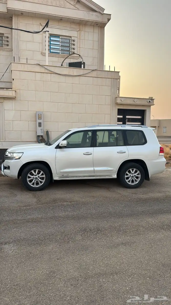 لاندكروزر GXR موديل 2016 2