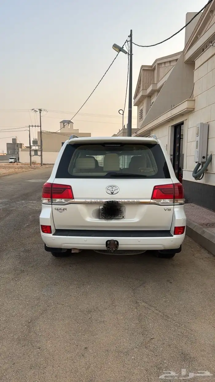 لاندكروزر GXR موديل 2016 1