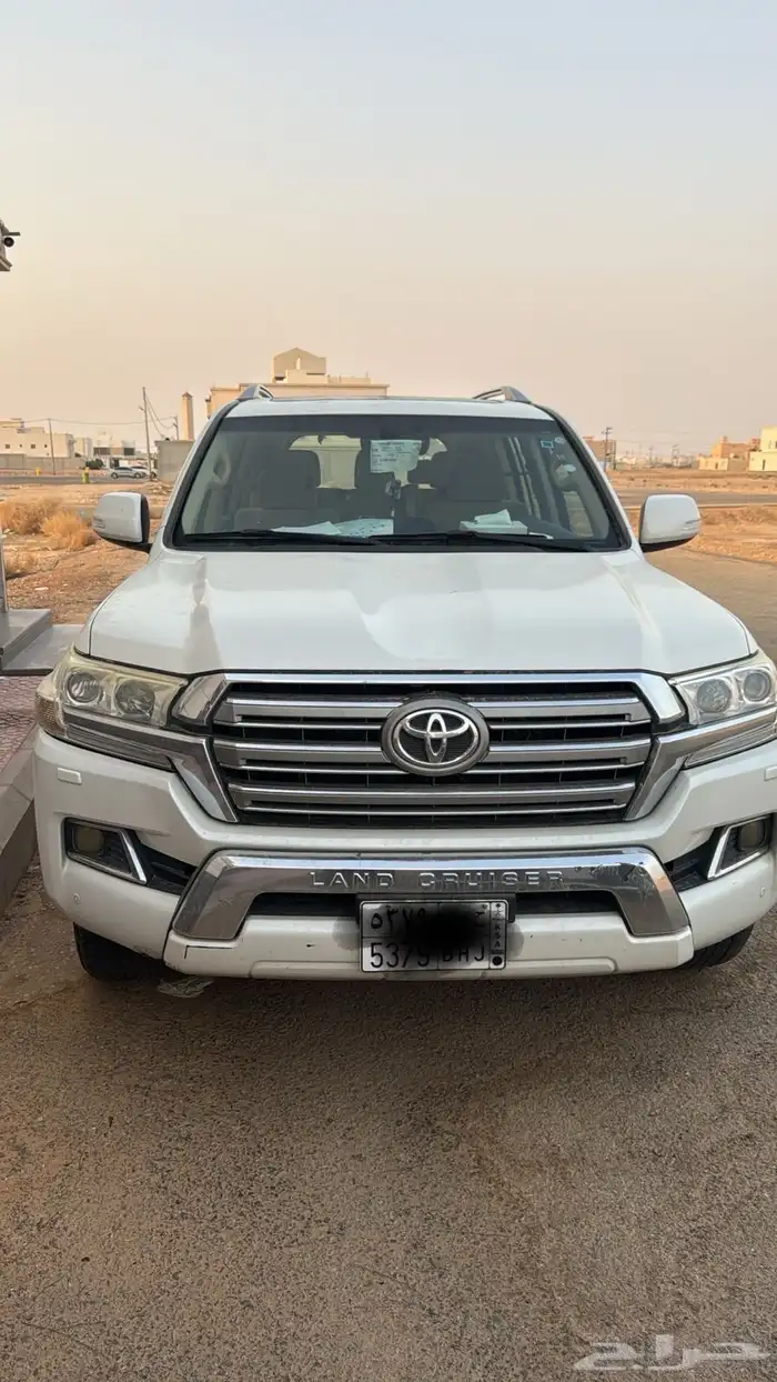 لاندكروزر GXR موديل 2016 0