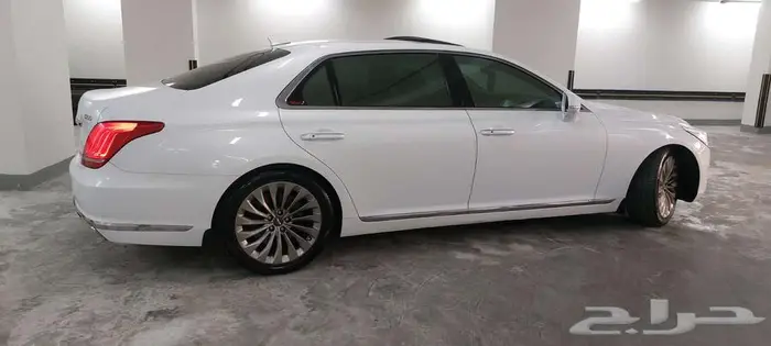 جينسيس G90 2017 رويال V6 نظيفة وكالة 8