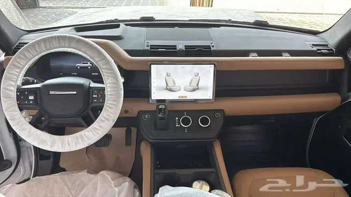 لاندروفر - ديفندر HSE V6 موديل 2025 10