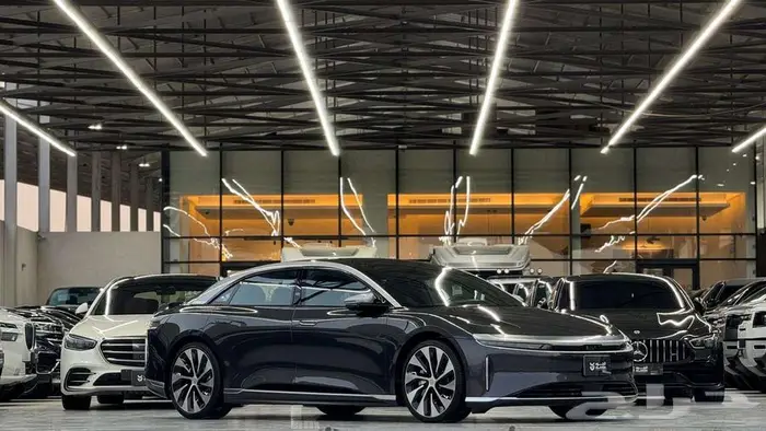 2023 لوسيد جراند تورينق LUCID TOURING 1