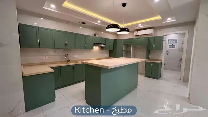 شقة دورين للإيجار   حي العارض 10