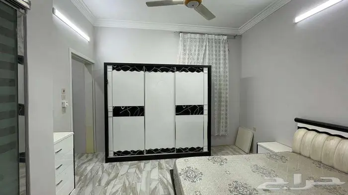 فيلا للايجار مدخل سياره خاص 6