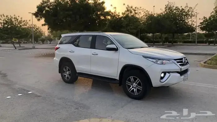 فورتشنر 2019 سعودي بدي وكاله دبل 4X4 بنزين 4