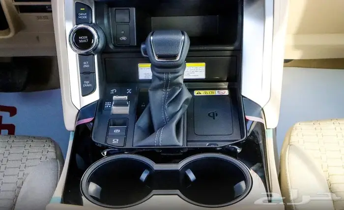 تويوتا لاندكروزر GXR. L3بنزين موديل 2025 15