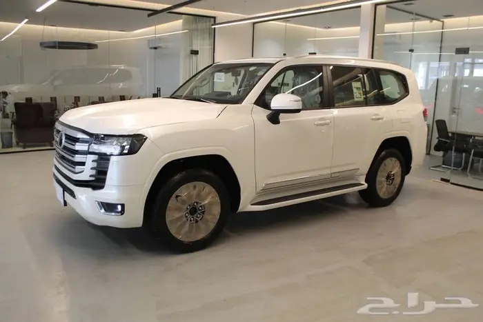 لاندكروزر GXR L4 بنزين 2025 2