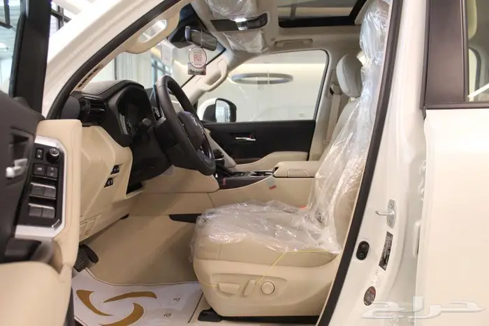 لاندكروزر GXR L4 بنزين 2025 8
