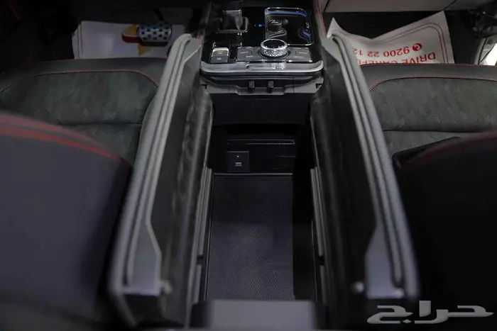 حياك في صالح للسيارات BJ40 C اكسكلوسيف 2025 11