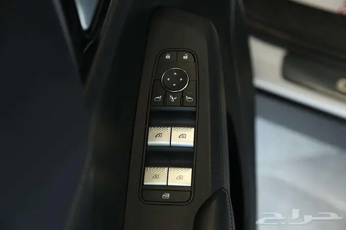 اوتلاندر BLACK SAM 2025 فخامة الأسود من صالح للسيارات. 25