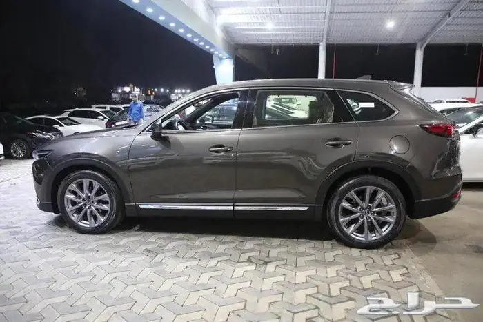 مازدا CX9 فل كامل فتحة سقف جلد اربعة سلندر موديل 2023 4