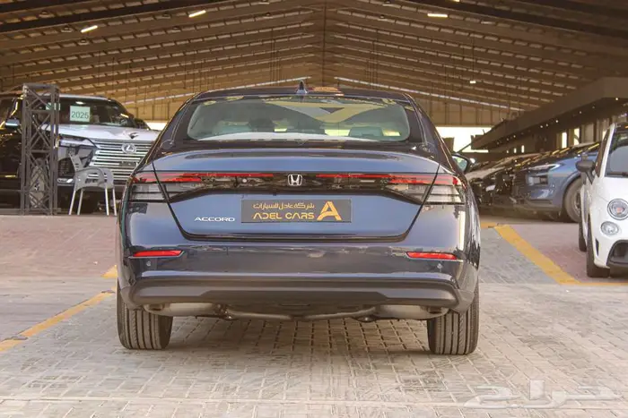 عرض خاص هوندا اكورد بنزين 2025 EX اقل سعر بالمملكة 4
