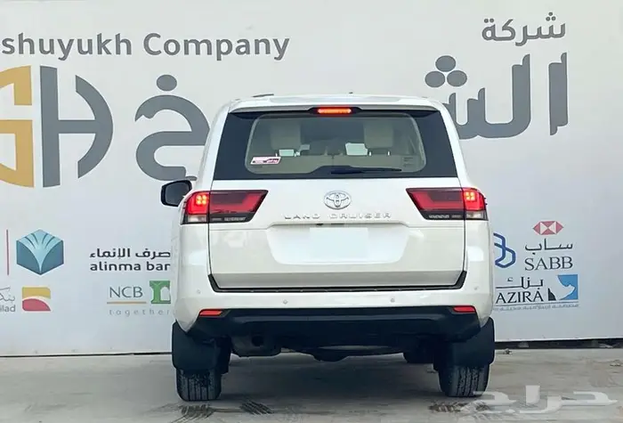 تويوتا لاندكروزر GXR 2022 ديزل 4