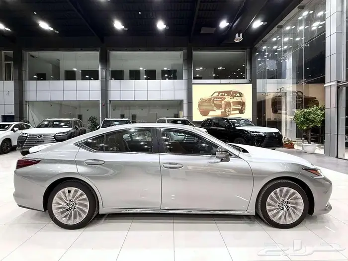 لكزس ES 350 DD بنزين سعودي 2025 4