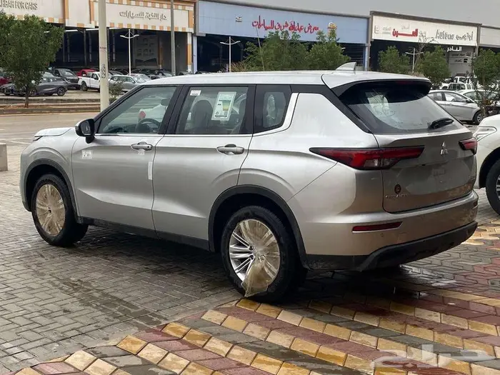 ميتسوبيشي اوتلاندر استاندر 7 راكب دبل 2025 2
