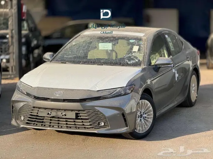 تويوتا كامري E بلس 2025 لدى شركة ابن ذياب للسيارات 0