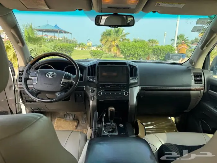 تويوت لاندكروزر VXR 7