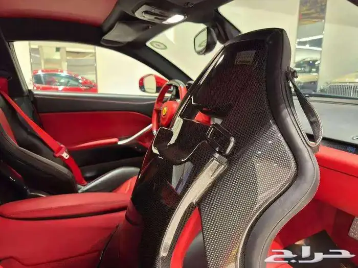 فيراري F12 8