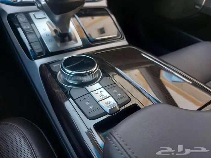 جينسيس G90 2017 رويال V6 نظيفة وكالة 25