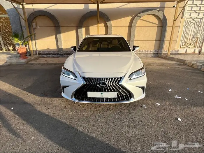 لكزس ES350 بريميوم 2022   حالة الوكالة 14