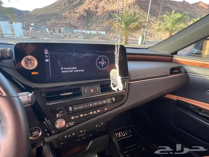 لكزس ES350 بريميوم 2022   حالة الوكالة 34