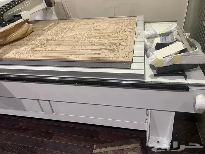 ماكينة راوتر سي ان سي مساحة عمل 130 250 سم 2