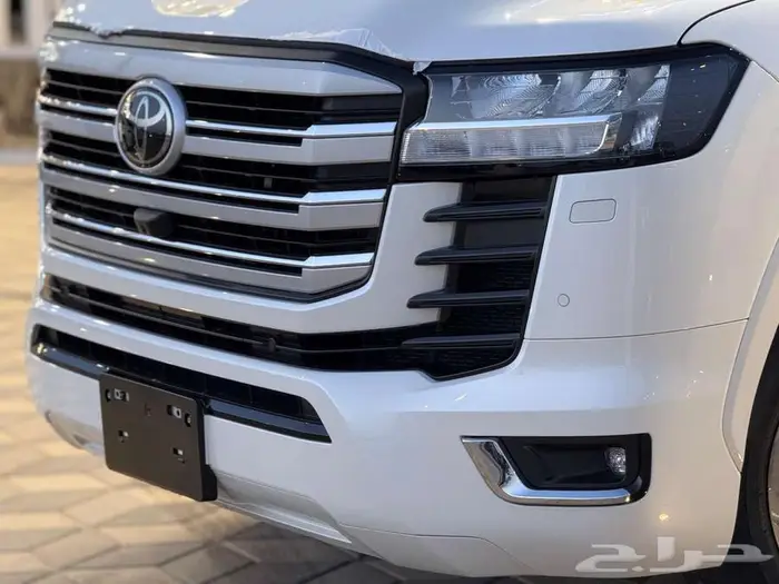 لاندكروزر GXR L3 بنزين 2025 الأيقونة الأقوى على الطرق الوعرة 3